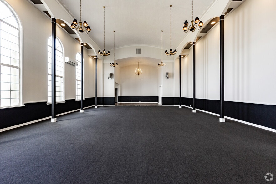 619 S Prairie Ave, Inglewood, CA à louer - Photo intérieure - Image 3 de 20