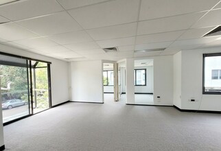 4-6 Chaplin Dr, Lane Cove West à louer Photo intérieure- Image 1 de 6