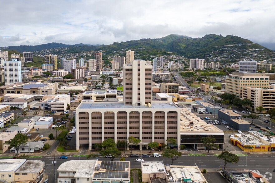 1314 S king St, Honolulu, HI à louer - Photo du bâtiment - Image 2 de 20