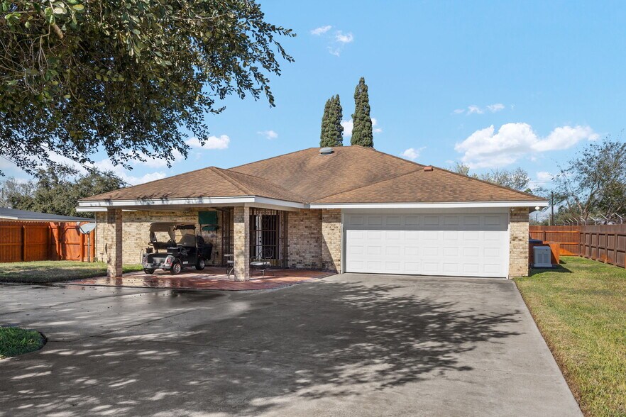 2602 N Texas Blvd, Weslaco, TX à louer - Photo du bâtiment - Image 2 de 9