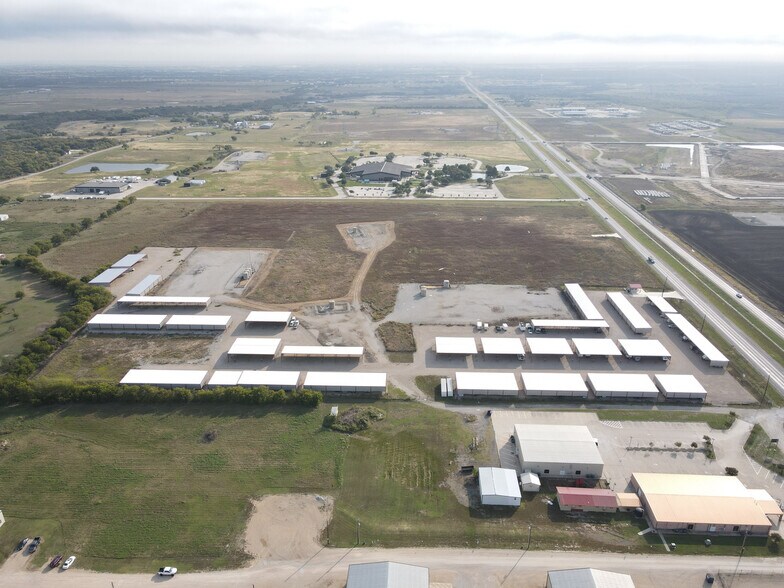 14744 US-380, Krum, TX à vendre - Photo du bâtiment - Image 2 de 4