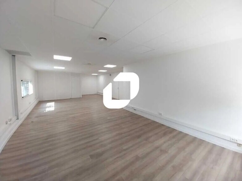 Office in Montpellier for lease - Interior Photo - Image 2 of 19