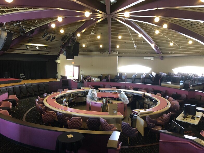 350 N Watertown St, Johnson Creek, WI à vendre - Photo intérieure - Image 3 de 12