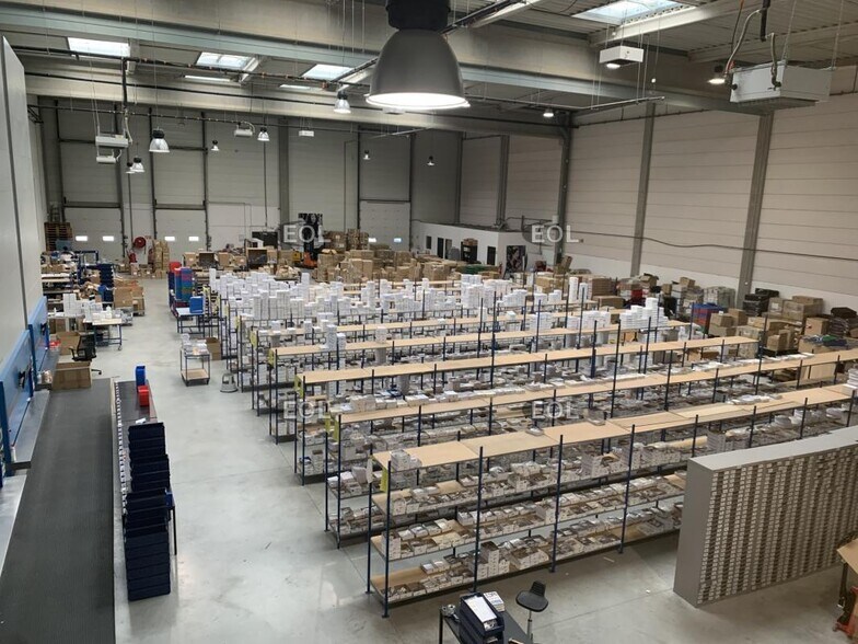 Industrial in Villeneuve-la-Garenne for lease - Building Photo - Image 2 of 13