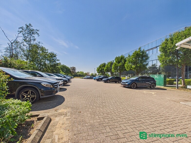 Whitehall Ave, Milton Keynes for lease - Building Photo - Image 2 of 4