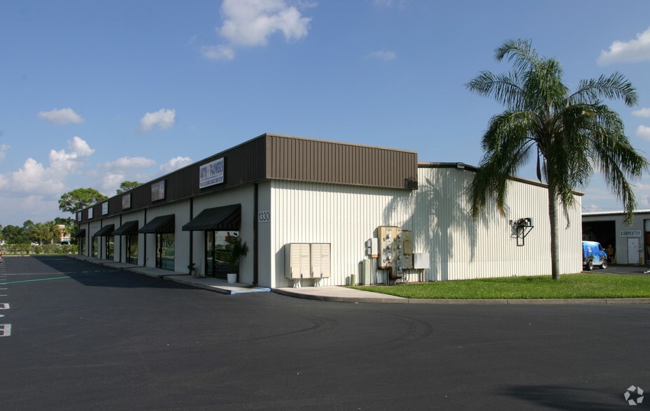 1301 Rail Head Blvd, Naples, FL for lease - Building Photo - Image 2 of 4