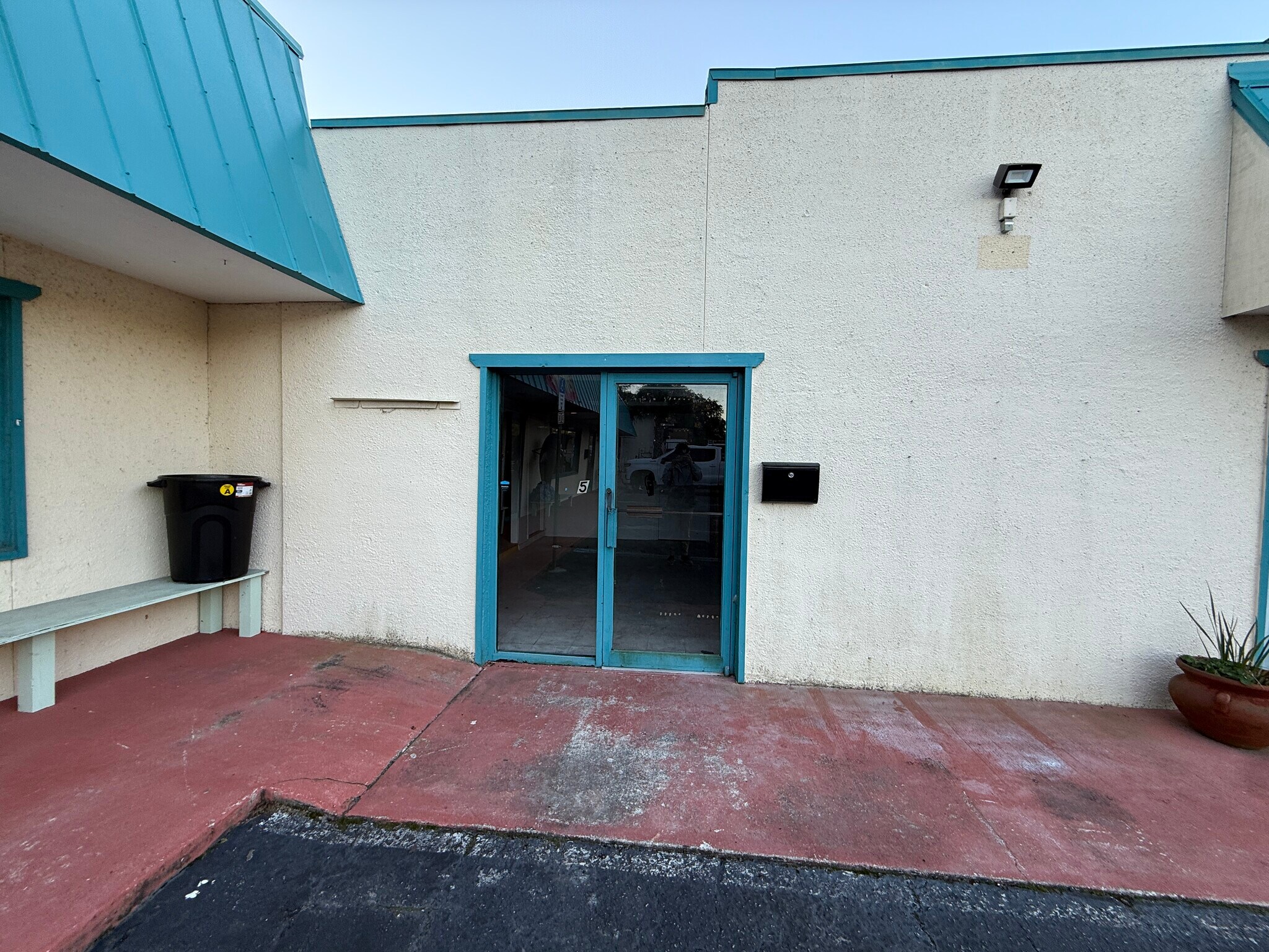 528 S 8th St, Fernandina Beach, FL à louer Photo intérieure- Image 1 de 17