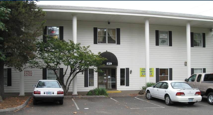 829 SE 182nd Ave, Portland, OR for lease - Building Photo - Image 2 of 8