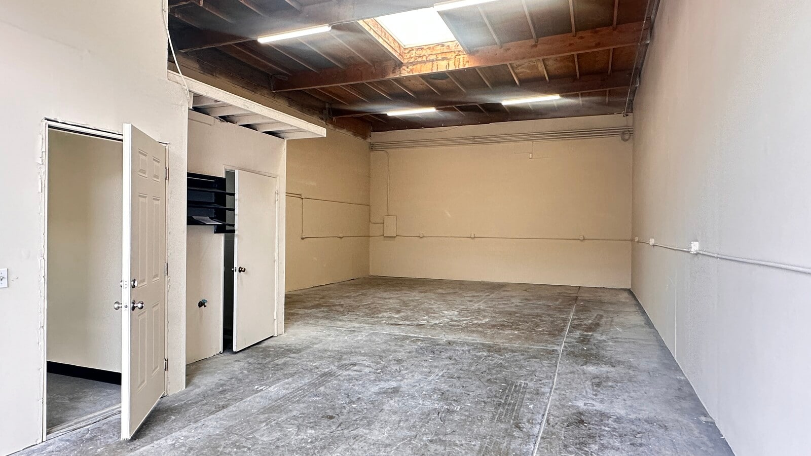 2535 W Winton Ave, Hayward, CA 94545 - Unit 4C - - Interior Photo - Image 1 of 5