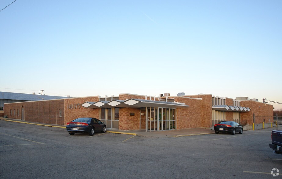 3120 S Kansas Ave, Topeka, KS à louer - Photo du bâtiment - Image 2 de 10