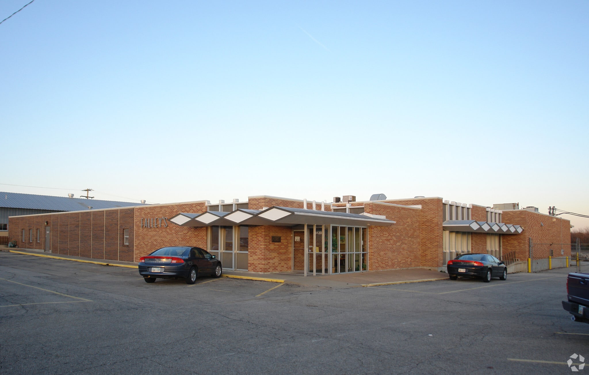 3120 S Kansas Ave, Topeka, KS for sale Building Photo- Image 1 of 11