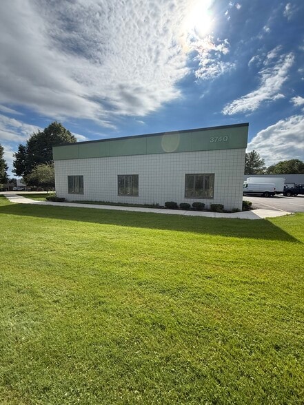 3740 California Rd, Orchard Park, NY for lease - Building Photo - Image 2 of 2
