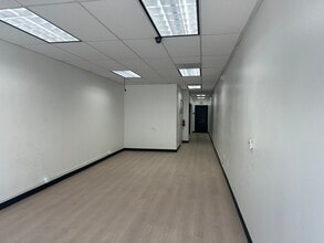 555-559 W Whittier Blvd, La Habra, CA à louer Photo intérieure- Image 1 de 2