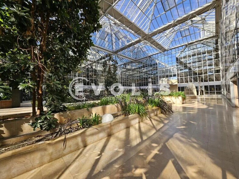 Bureau dans Arcueil à louer - Photo du bâtiment - Image 1 de 35