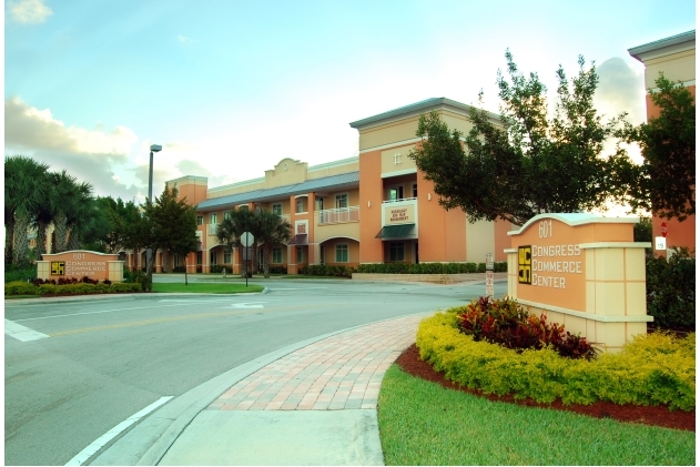 601 N Congress Ave, Delray Beach, FL à vendre - Photo du bâtiment - Image 1 de 1