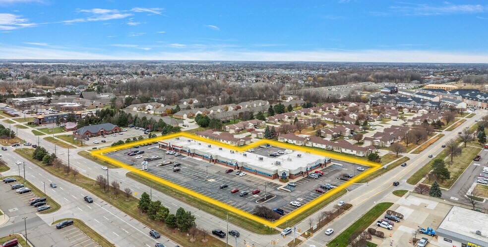 45628-45720 Schoenherr Rd, Shelby Township, MI for lease - Building Photo - Image 2 of 3