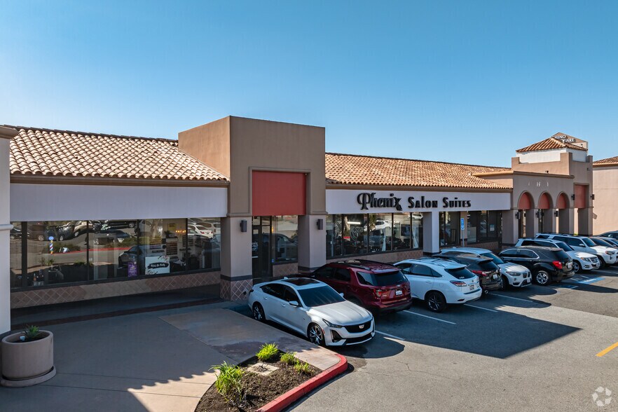 5533-5549 Philadelphia St, Chino, CA à louer - Photo du bâtiment - Image 2 de 5