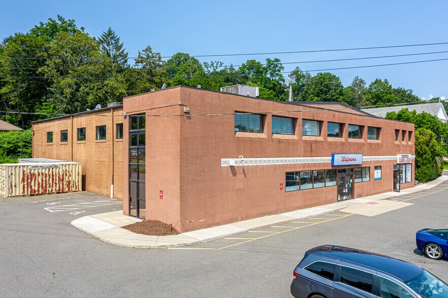 620 Main St, Watertown, CT à louer - Photo principale - Image 1 de 2