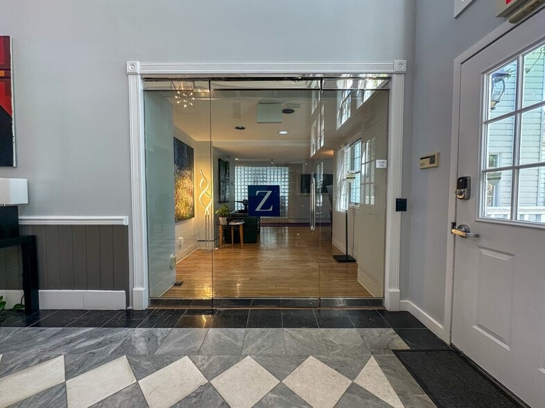 11718 Bowman Green Dr, Reston, VA for lease - Building Photo - Image 3 of 15