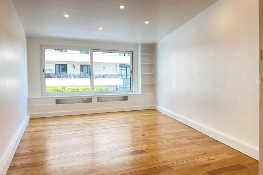 Office in Boulogne-Billancourt for lease - Building Photo - Image 3 of 11