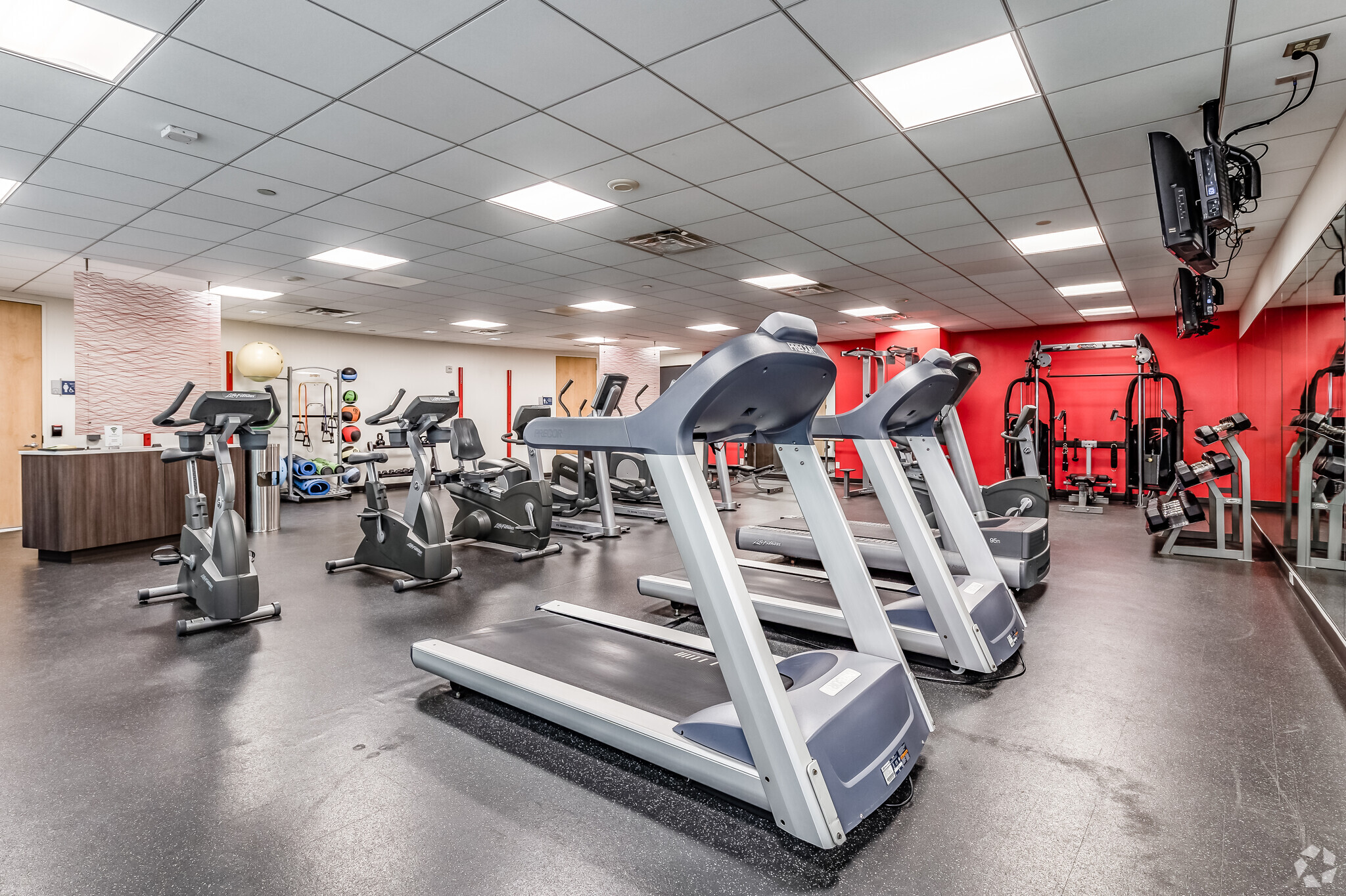 8280 Willow Oaks Corporate Dr, Fairfax, VA for lease Interior Photo- Image 1 of 14