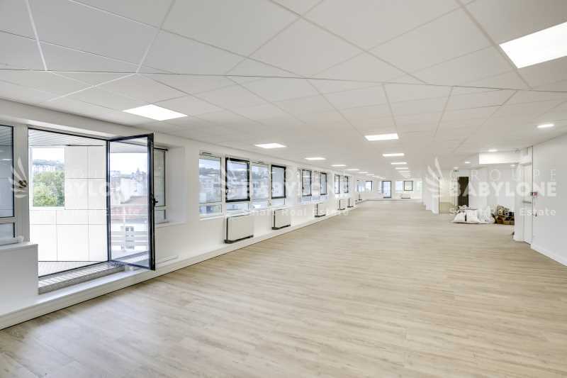 Bureau dans Issy-les-Moulineaux à louer - Photo du bâtiment - Image 1 de 11