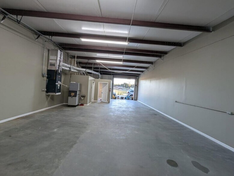 6317-6327 Dogwood Dr, Milton, FL à louer - Photo intérieure - Image 3 de 6
