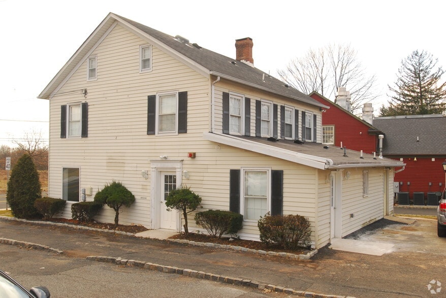 2087 Burnt Mills Rd, Bedminster, NJ for sale - Building Photo - Image 2 of 3