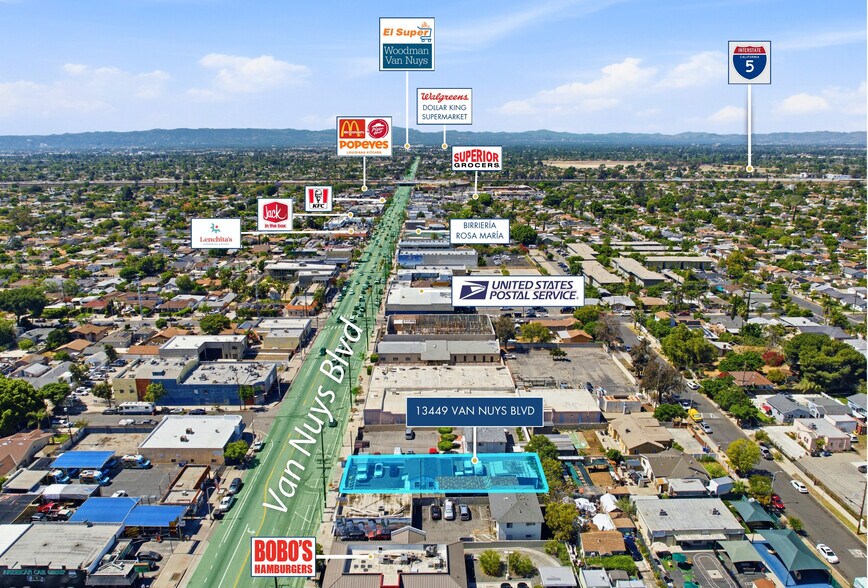 13449 Van Nuys Blvd, Pacoima, CA à vendre - Photo du bâtiment - Image 2 de 21