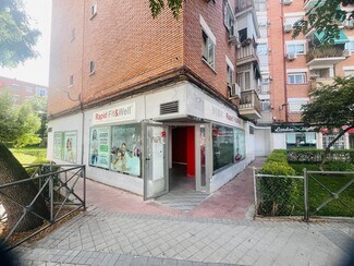 Plus de détails pour Multi-résidentiel à vendre