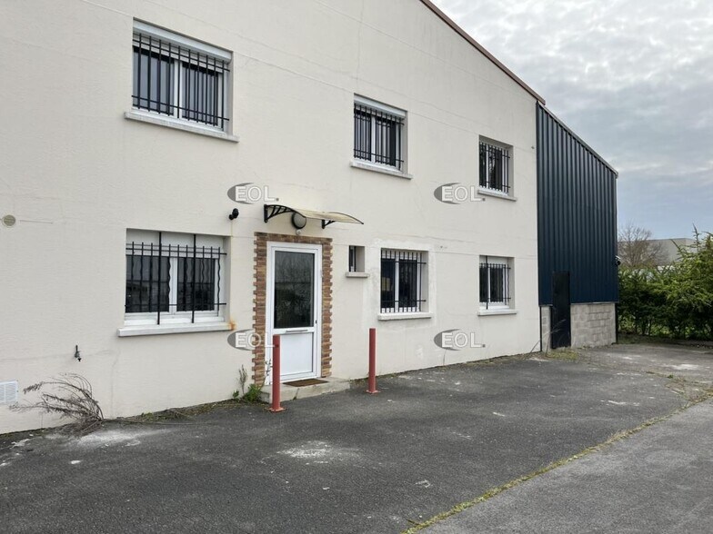 Local d'activités dans Argenteuil à vendre - Photo du bâtiment - Image 2 de 11