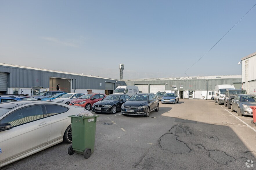 Alstone Ln, Cheltenham à louer - Photo du bâtiment - Image 3 de 3