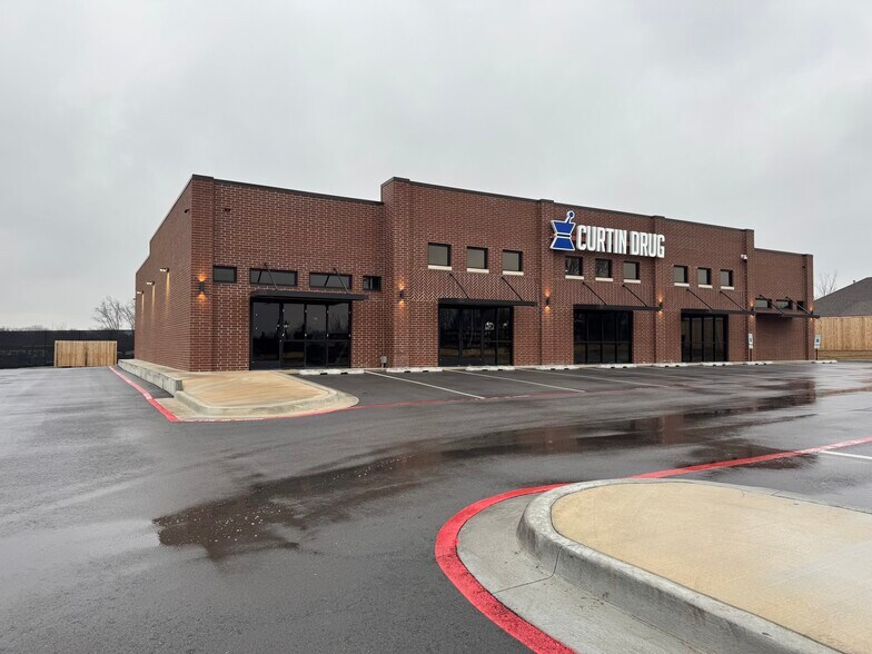 E 121st St, Jenks, OK à louer - Photo du bâtiment - Image 2 de 7