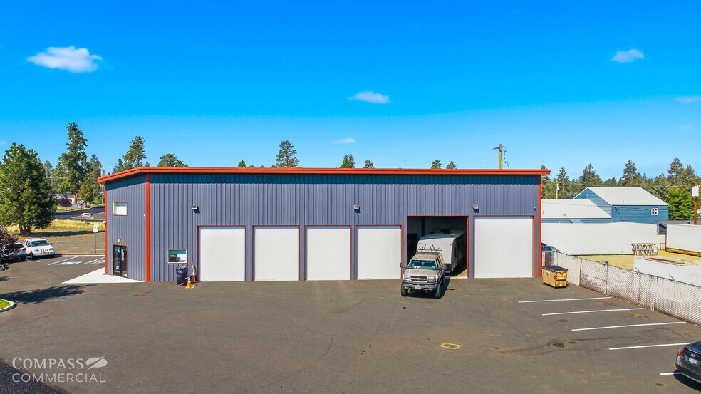 188 W Sisters Park Dr, Sisters, OR à vendre - Photo du bâtiment - Image 3 de 23