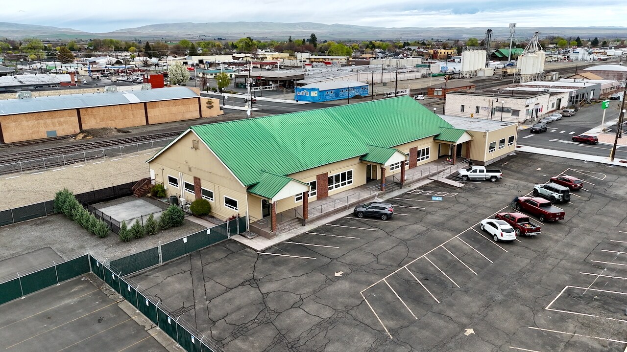 105 S 6th St, Sunnyside, WA for lease Primary Photo- Image 1 of 7