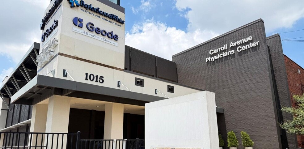 1015 N Carroll Ave, Dallas, TX for lease - Building Photo - Image 3 of 5