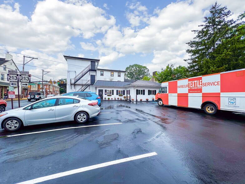 100 W Maple Ave, Langhorne, PA à vendre - Photo du bâtiment - Image 3 de 121