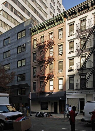 More details for 221 E 58th St, New York, NY - Retail for Lease