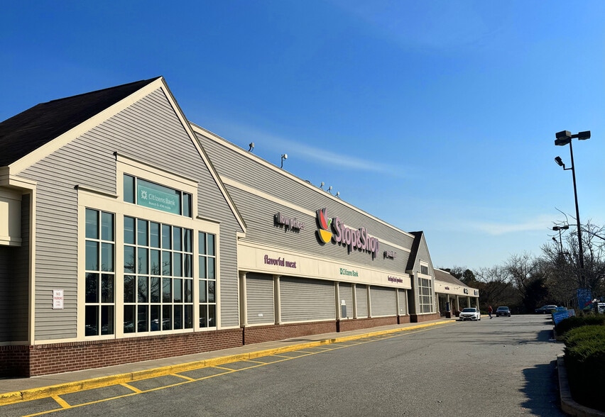 1 Faunce Corner Rd, Dartmouth, MA for lease - Building Photo - Image 1 of 8