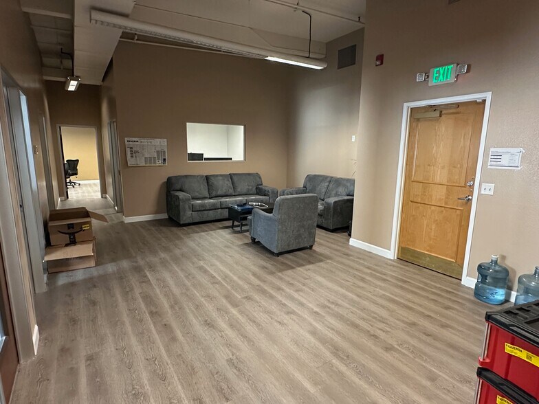 501 W 1st St, Reno, NV à louer - Photo du bâtiment - Image 3 de 8
