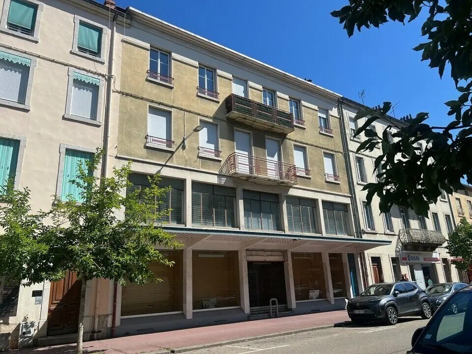 Retail in Bourg-en-Bresse for sale Building Photo- Image 1 of 2