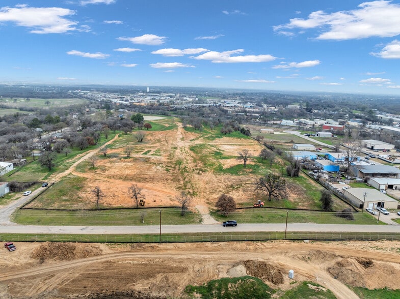 7205 Hudson Village Creek Rd, Kennedale, TX for sale - Primary Photo - Image 1 of 15