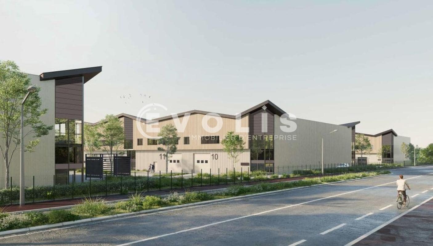 Flex in Ozoir-la-Ferrière for lease Building Photo- Image 1 of 5