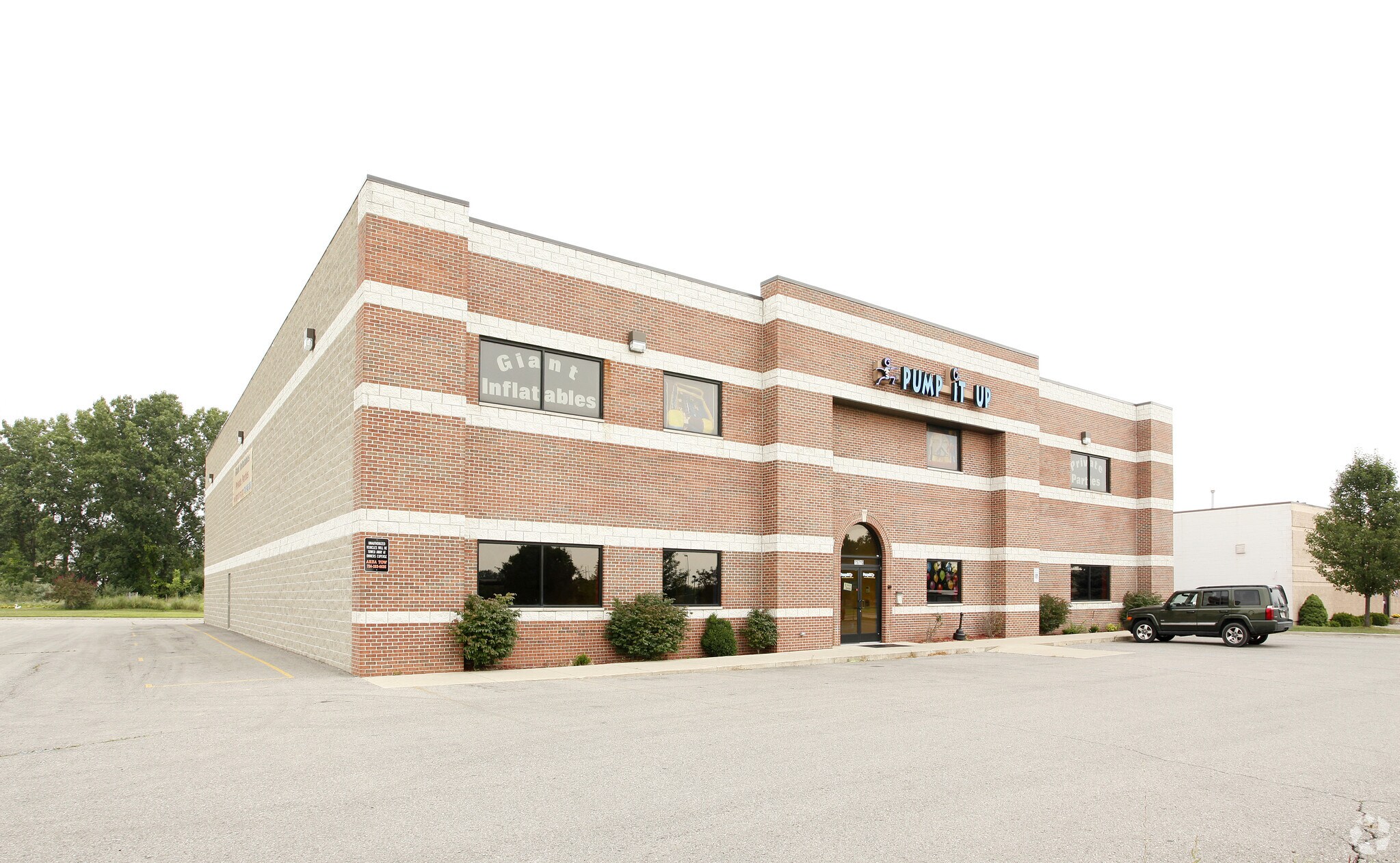 25710 Northline Rd, Taylor, MI à louer Photo principale- Image 1 de 3