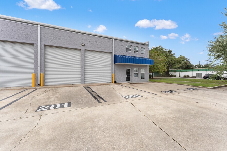 7949 Atlantic Blvd, Jacksonville, FL à louer - Photo du bâtiment - Image 1 de 10