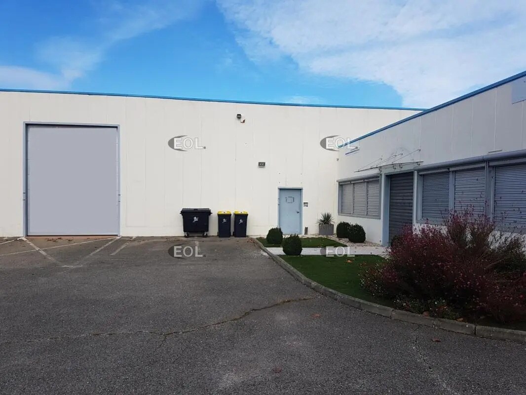 Flex in Beynost for lease Building Photo- Image 1 of 12