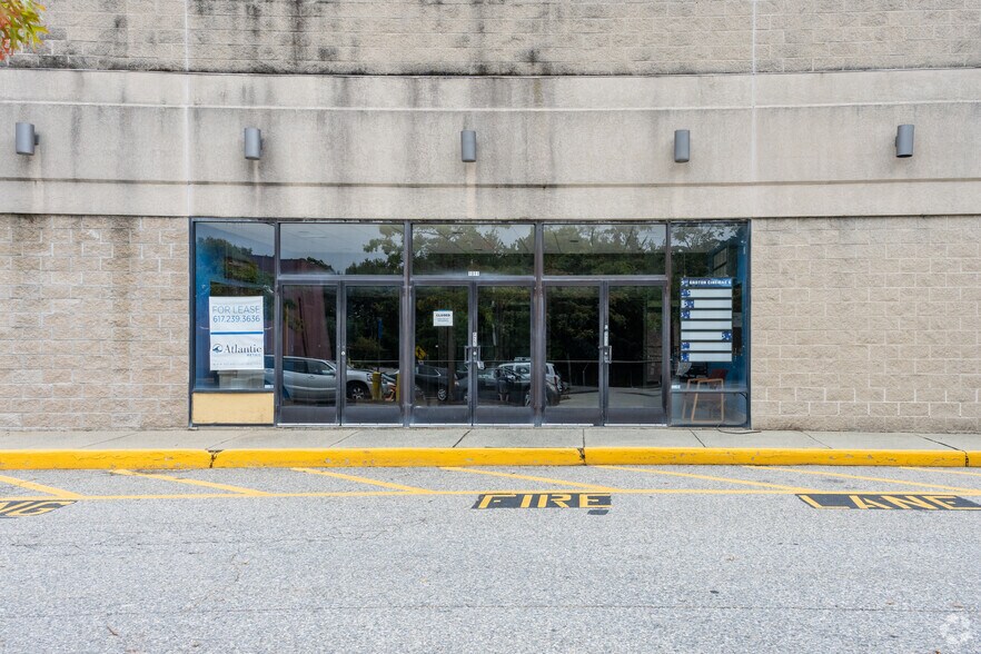 1003 Poquonnock Rd, Groton, CT à louer - Photo du bâtiment - Image 3 de 4