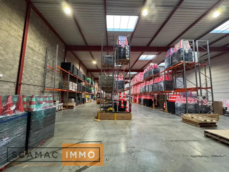 Industrial in Combs-la-Ville for lease Building Photo- Image 1 of 9