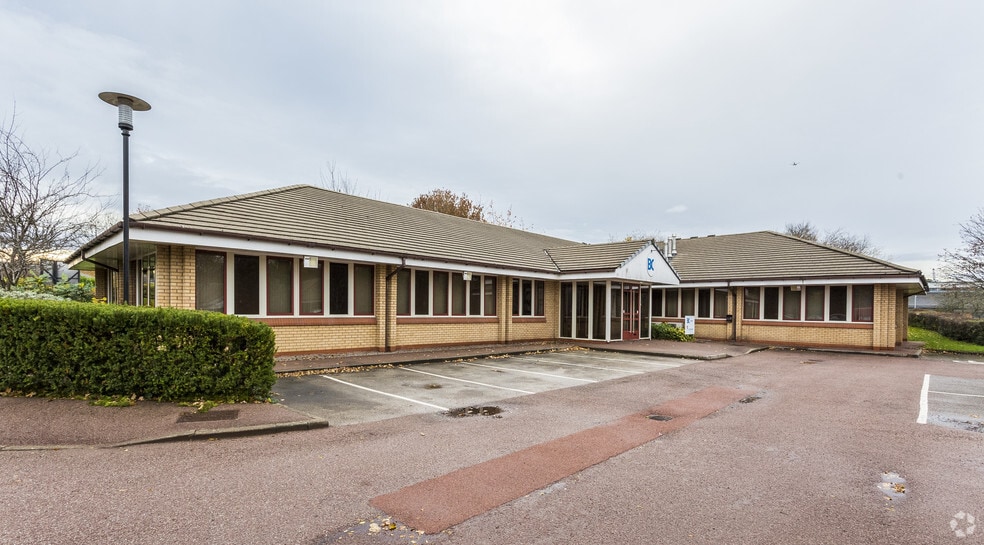 Hampton Ct, Runcorn for lease - Primary Photo - Image 1 of 3