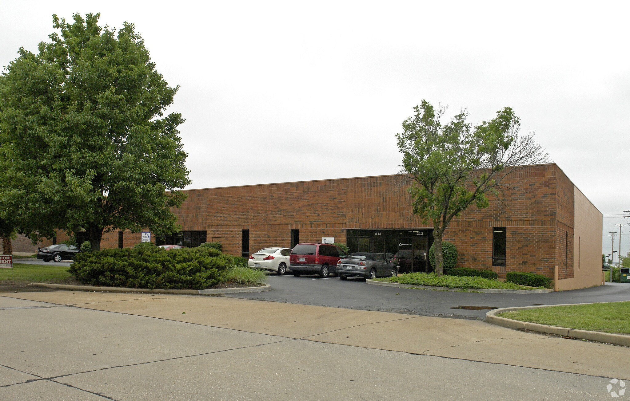 213-221 Chesterfield Industrial Blvd, Chesterfield, MO à louer Photo du bâtiment- Image 1 de 12
